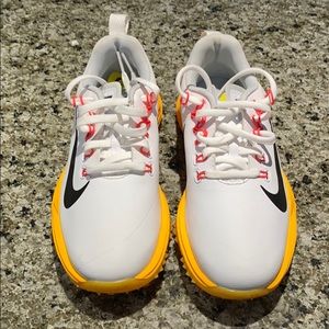 Nike Ladies Gilf Shoes size 5